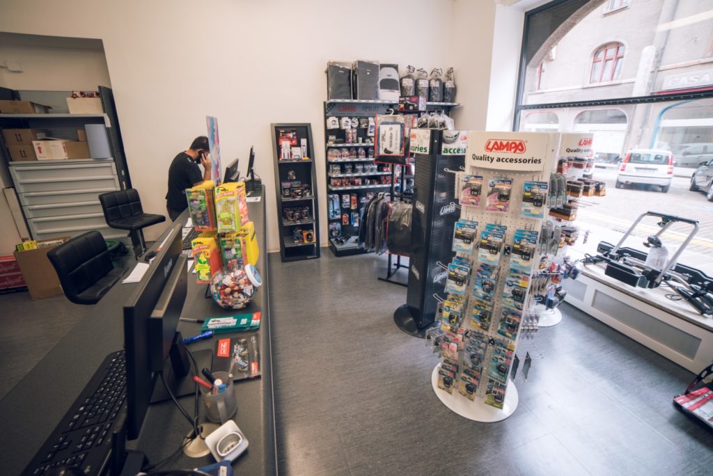 DGL_1222 Ricambi auto svg+xml;charset=utf