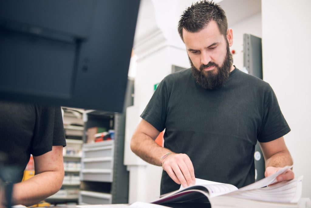 DGL_1242 Ricambi auto svg+xml;charset=utf